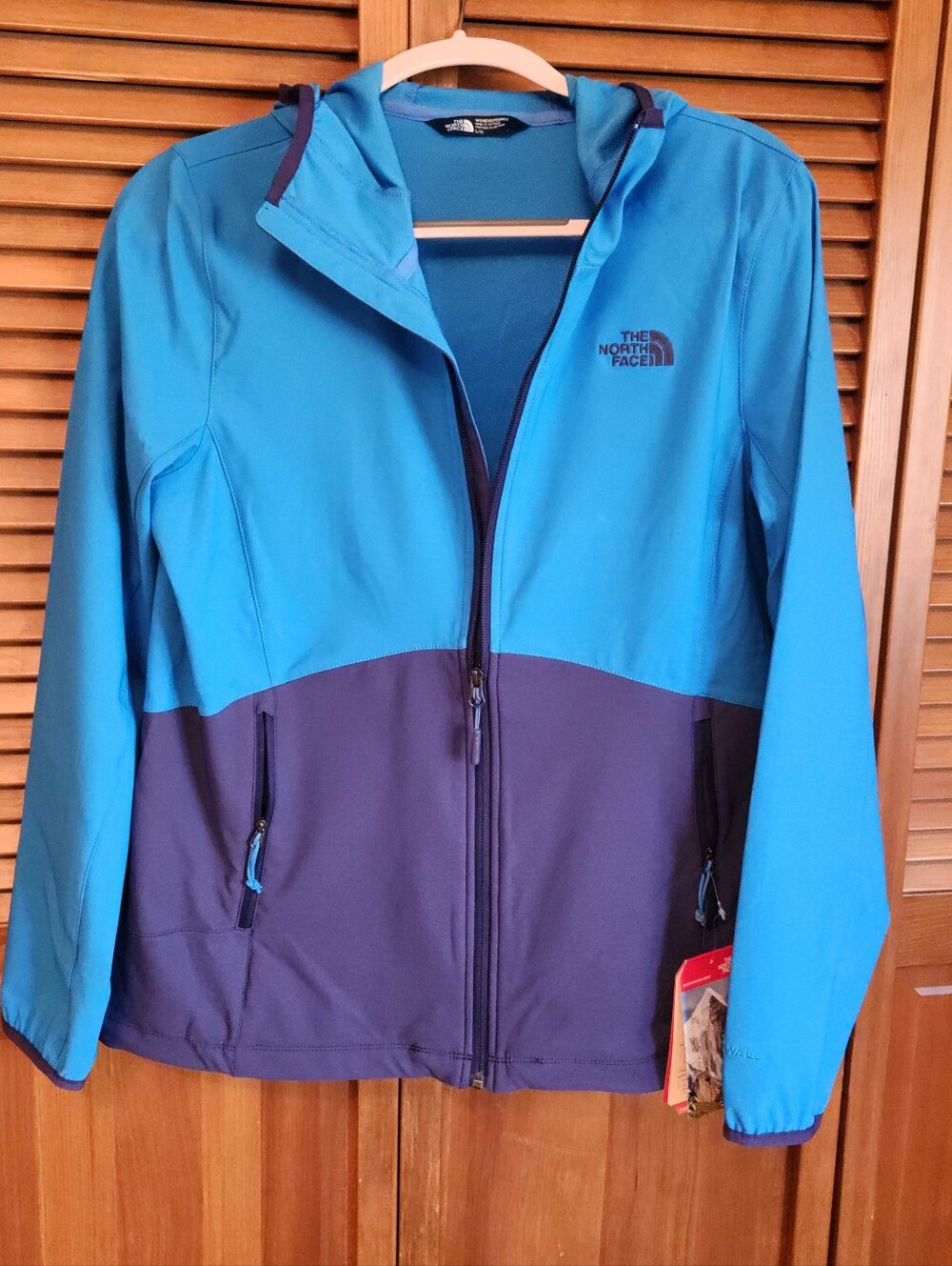 The North Face Nimble Hoodie NWT, Women's Large, Blue and Purple